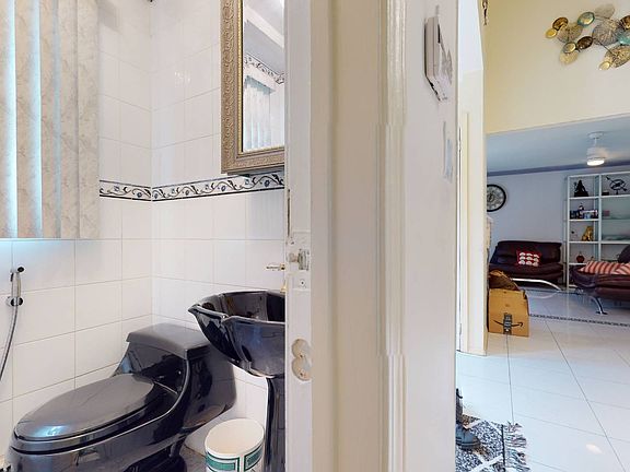 5th image of 45 Keune Ct