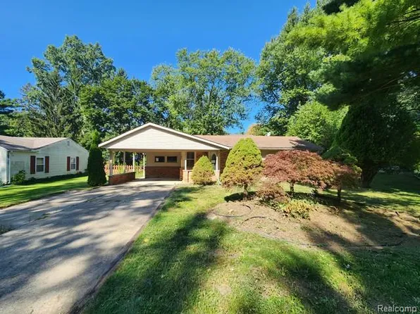 1160 Dorchester Ave, Bloomfield Hills, MI 48302