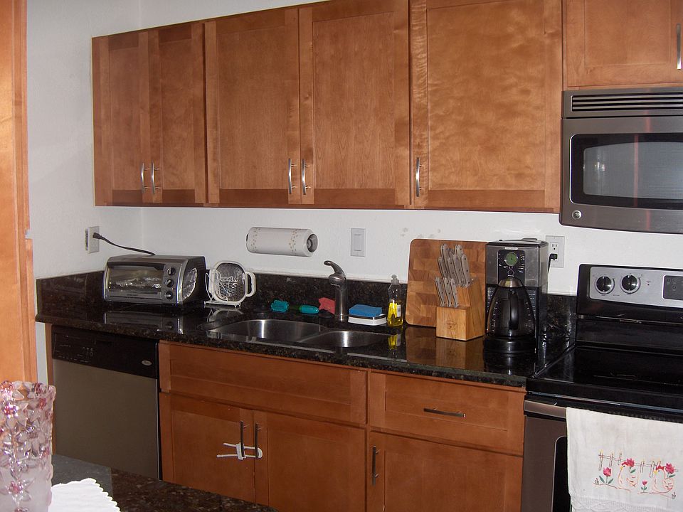 1st image of 20680 NE 4th Ct APT 105
