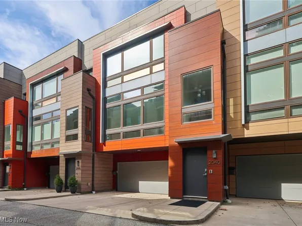 2046 W 11th Pl, Cleveland, OH 44113