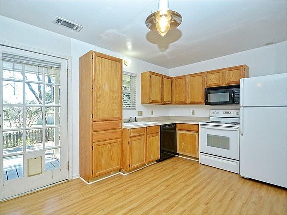 3rd image of 112 N Hillview Dr #100