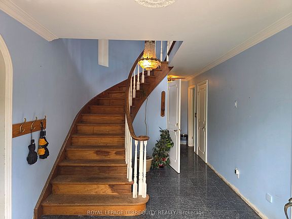 2nd image of 519 Henry St