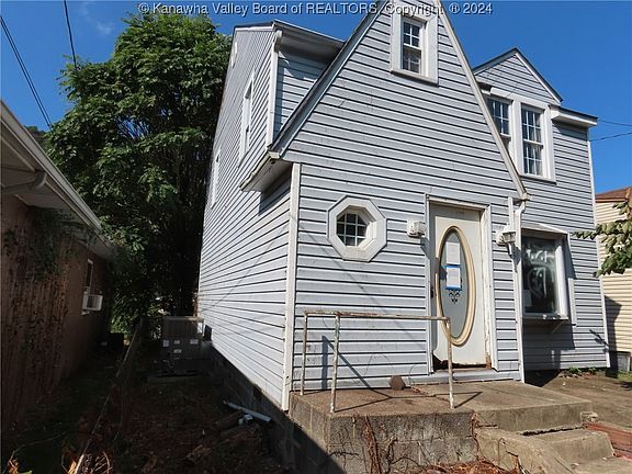 3rd image of 315 3rd Ave