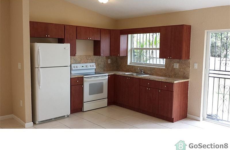2nd image of 28383 SW 140th Pl