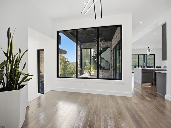 3rd image of 447 Rockley Rd