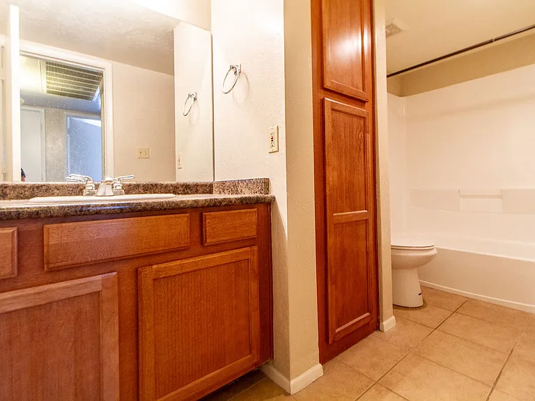 3845 E Greenway Rd #213 — Photo 6