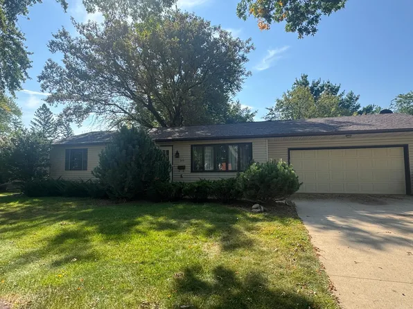 349 13th St SW, Owatonna, MN 55060