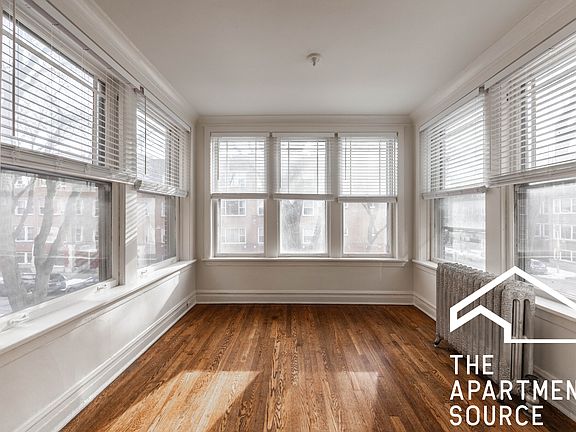 3rd image of 1432 W Jonquil Ter APT 2