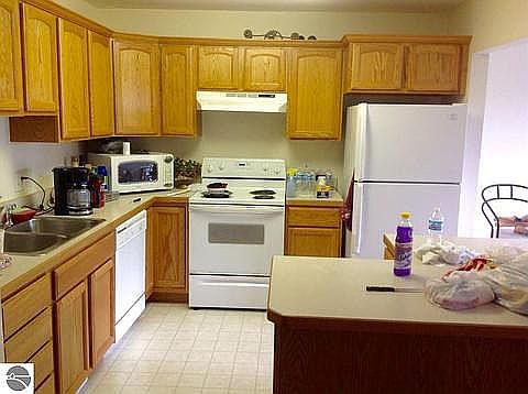 4th image of 1631 E Gaylord St Unit C