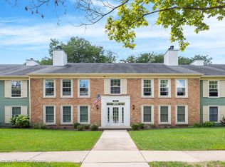1120 Iroquois Ave #1, Naperville, IL