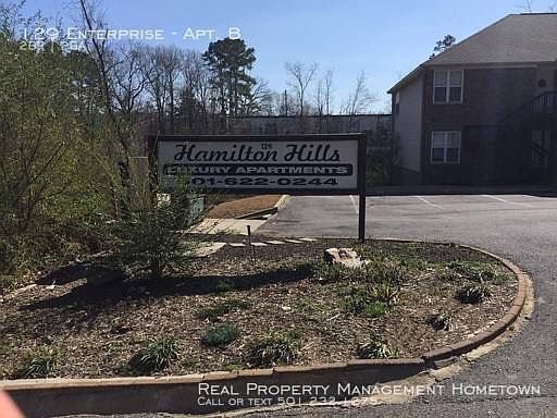 1st image of 129 Enterprise Dr APT B