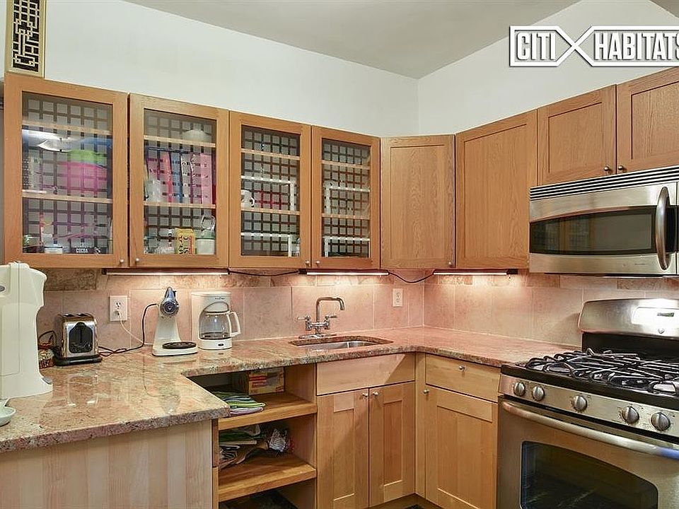 2nd image of 8901 Parsons Blvd Unit 4D
