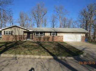 1924 Donna Cir, Lebanon, MO 65536