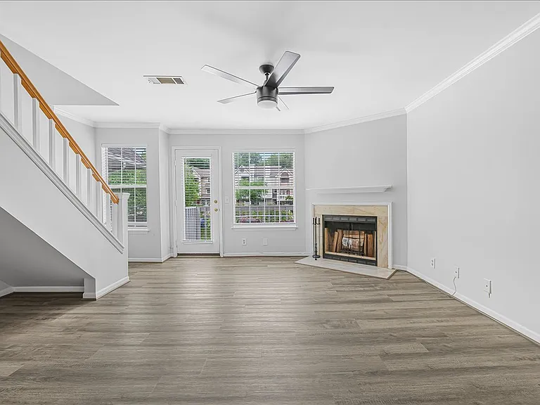 5820 Inman Park Cir #220 — Photo 8