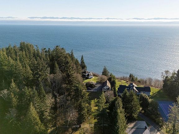 5th image of 9193 W Coast Rd