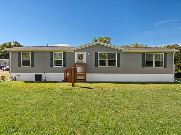 34 Perrys Way N, Dansville, NY 14437