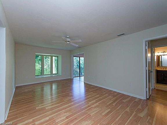 4th image of 421 Meadowlark Ln #421B