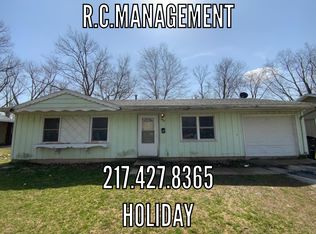 912 Holiday Dr, Danville, IL 61832