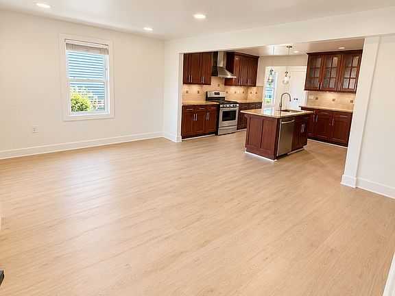 3rd image of 138 Atlantic Ave