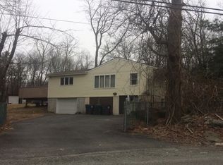 417 Schunnemunk Rd, Highland Mills, NY 10930