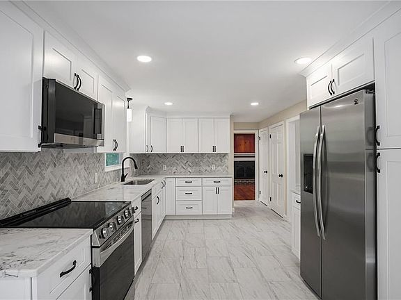5th image of 23 Wildrose Ct