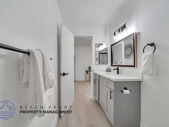 3rd image of 5311 Hermitage Ave APT 18