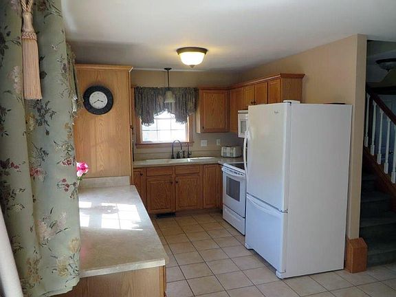5th image of 2650 Acorn Dr