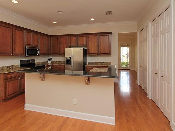 4th image of 311 S Arrawana Ave Unit 3