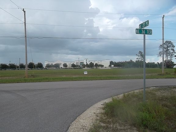 5th image of 3621 NE 21st Pl