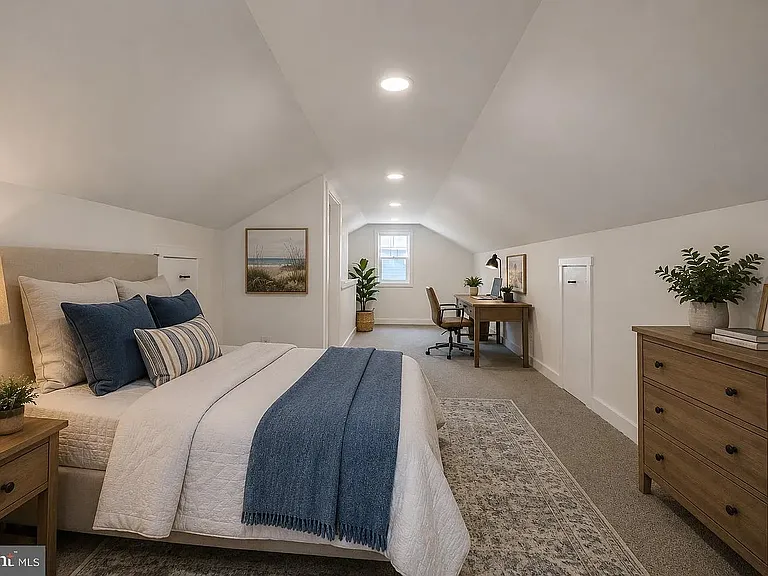 Upstairs Bedroom, Den, or Study