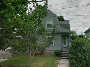 126 Oakdale Ave, Pawtucket, RI 02860