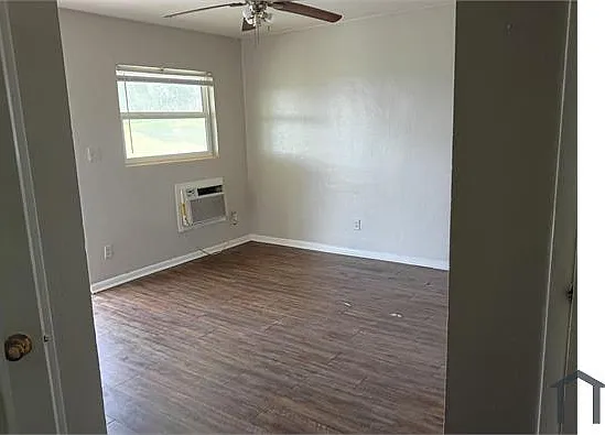 140 W Palmer Ave — Photo 4