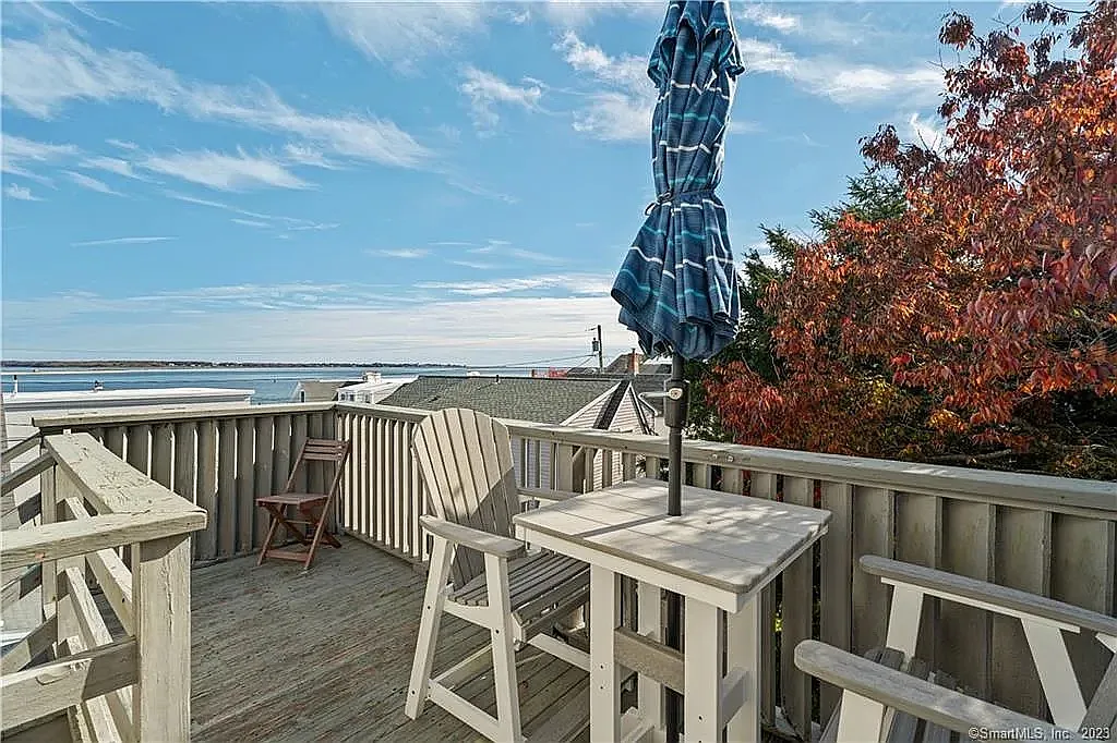 19 Diving St — Photo 4