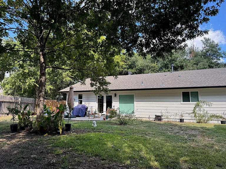 9900 Oak Hollow Dr — Photo 6