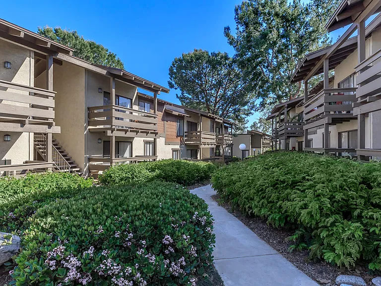 Raintree Apartment Homes — Photo 3