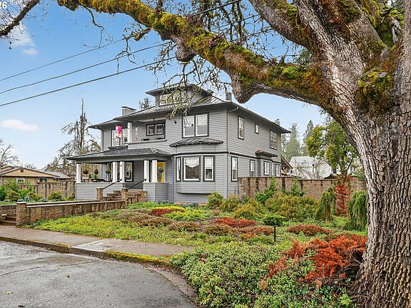 2nd image of 211 S 3rd St