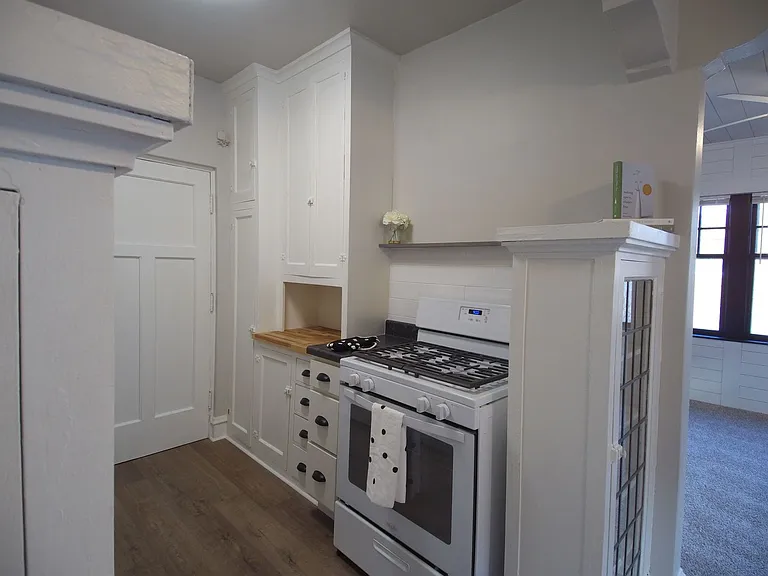 1717 E Newton Ave — Photo 2