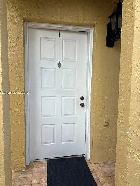 Gables I Townhomes Condo — Photo 2