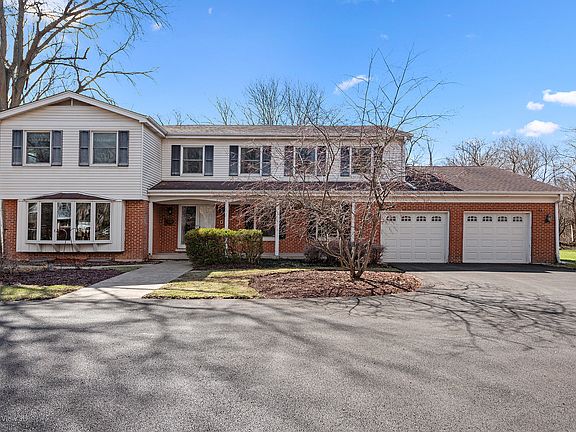 3rd image of 32W050 Cedar Ln