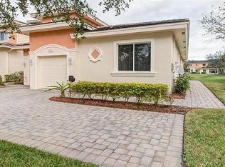 828 Langrove Ave SW, Vero Beach, FL 32962