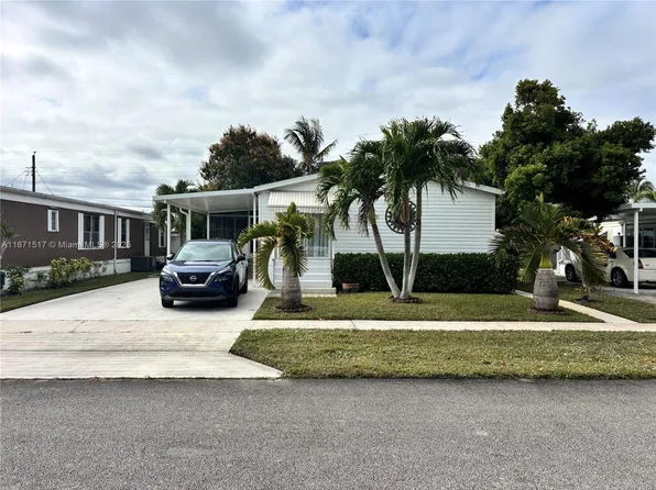 4057 Bougainvillea Rd, Boynton Beach, FL 33436