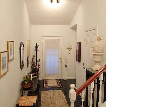 3rd image of 312 Forest Edge Dr