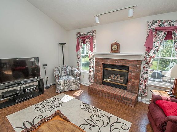 5th image of 3996 N Huntington St