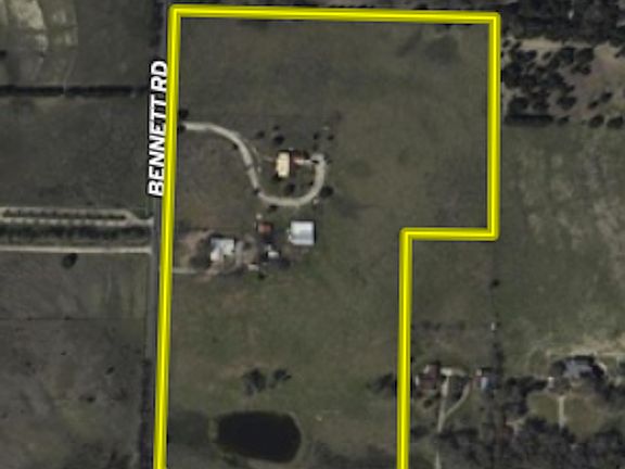 2nd image of 942 Bennett Rd