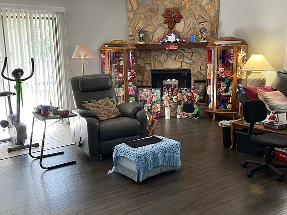 5th image of 2595 Sandy Hollow Dr