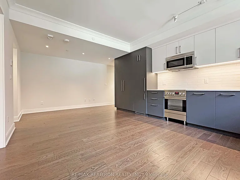 2 Clarendon Ave #108 — Photo 3