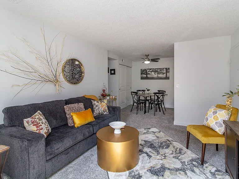 Timber Glen Apartments — Photo 35