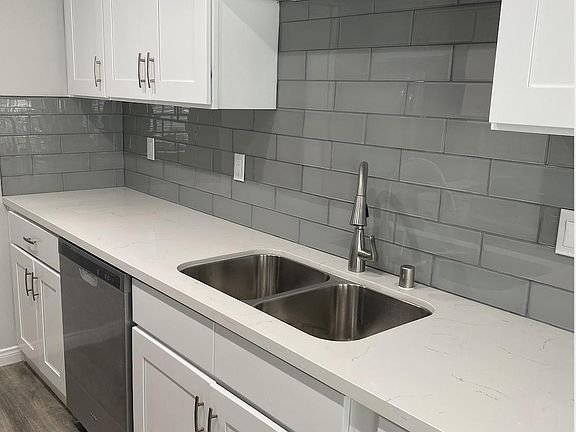 2nd image of 330 N Crescent Dr