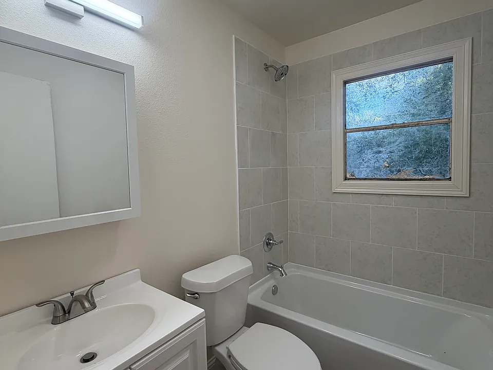 266 W 72nd St