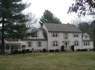 14 Massasoit Way, Mendon, MA 01756